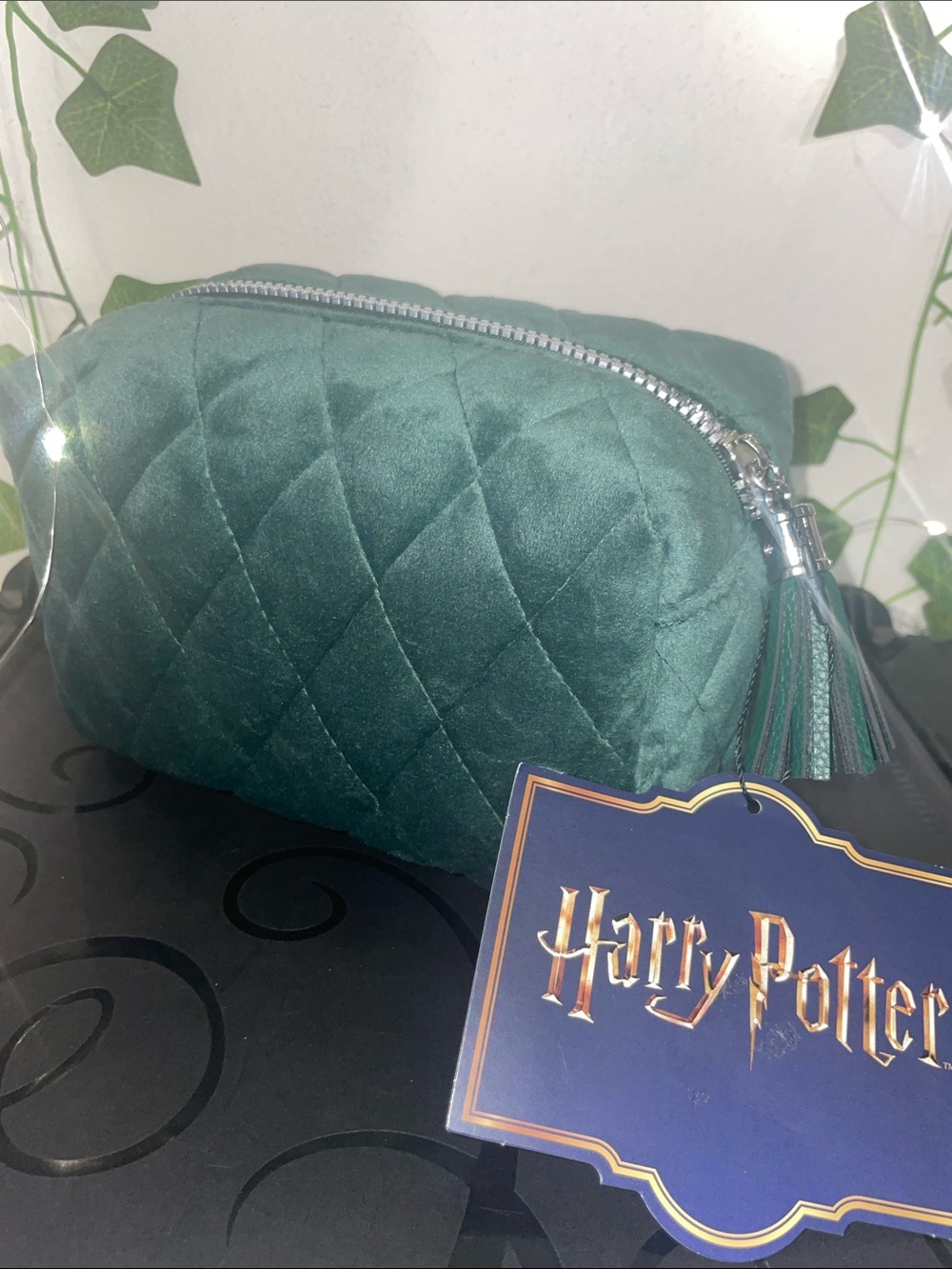 Warner Bros. Slytherin Quilted Emerald Green Velvet Cosmetic Bag - Picture 4 of 5